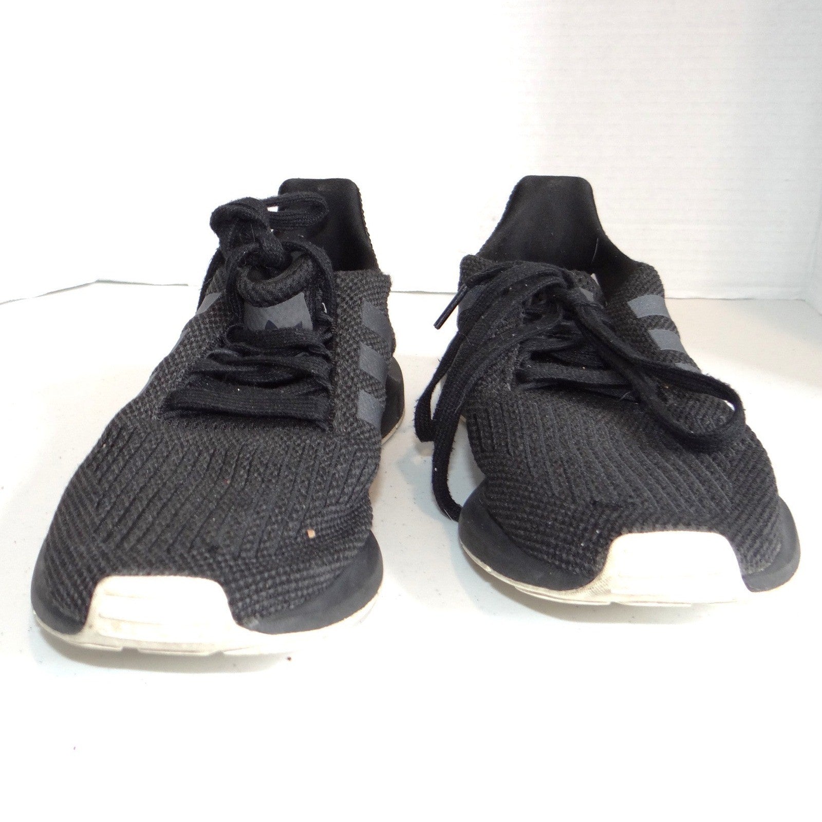 Adidas Swift Run Mens 7 Womens 8.5 Black Grey Copper Sneakers