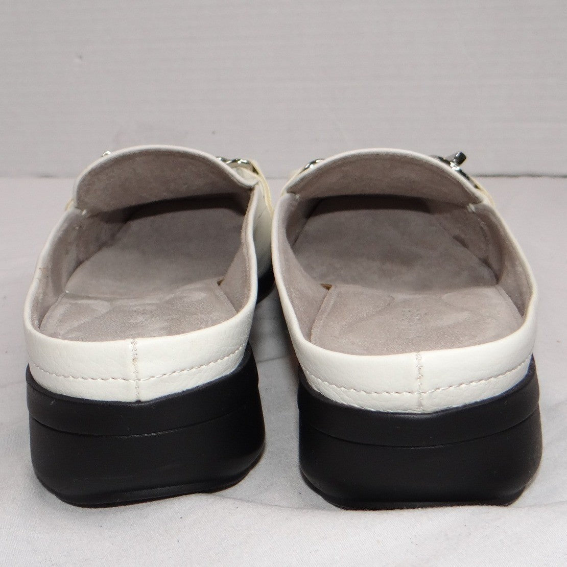NIB Villager by Liz Claiborne Becky White Mules Loafers Shoes Women's Size 7.5 M