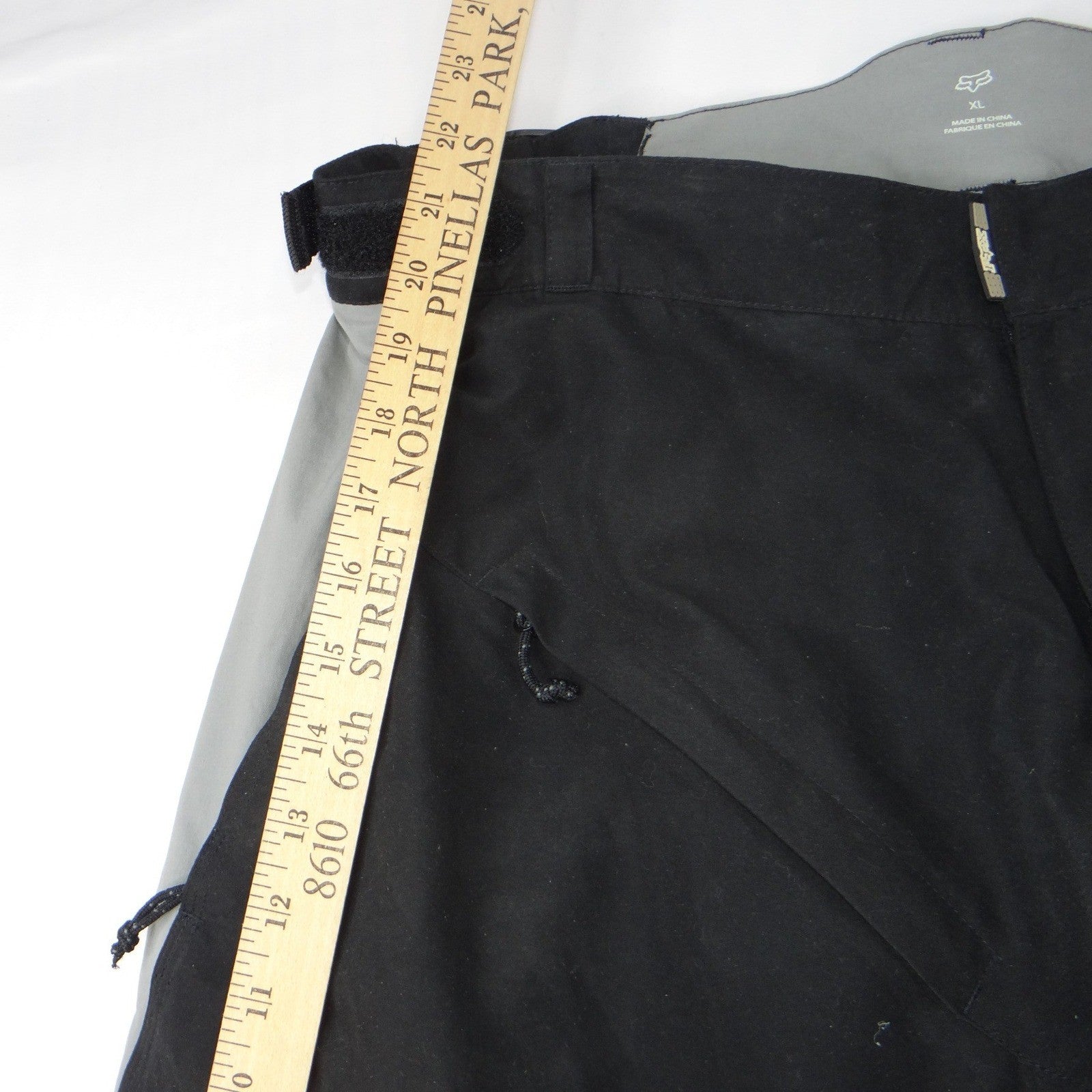 Fox Racing Mens XL Black Gray Mountain Bike Cycling Shorts Padded Liner
