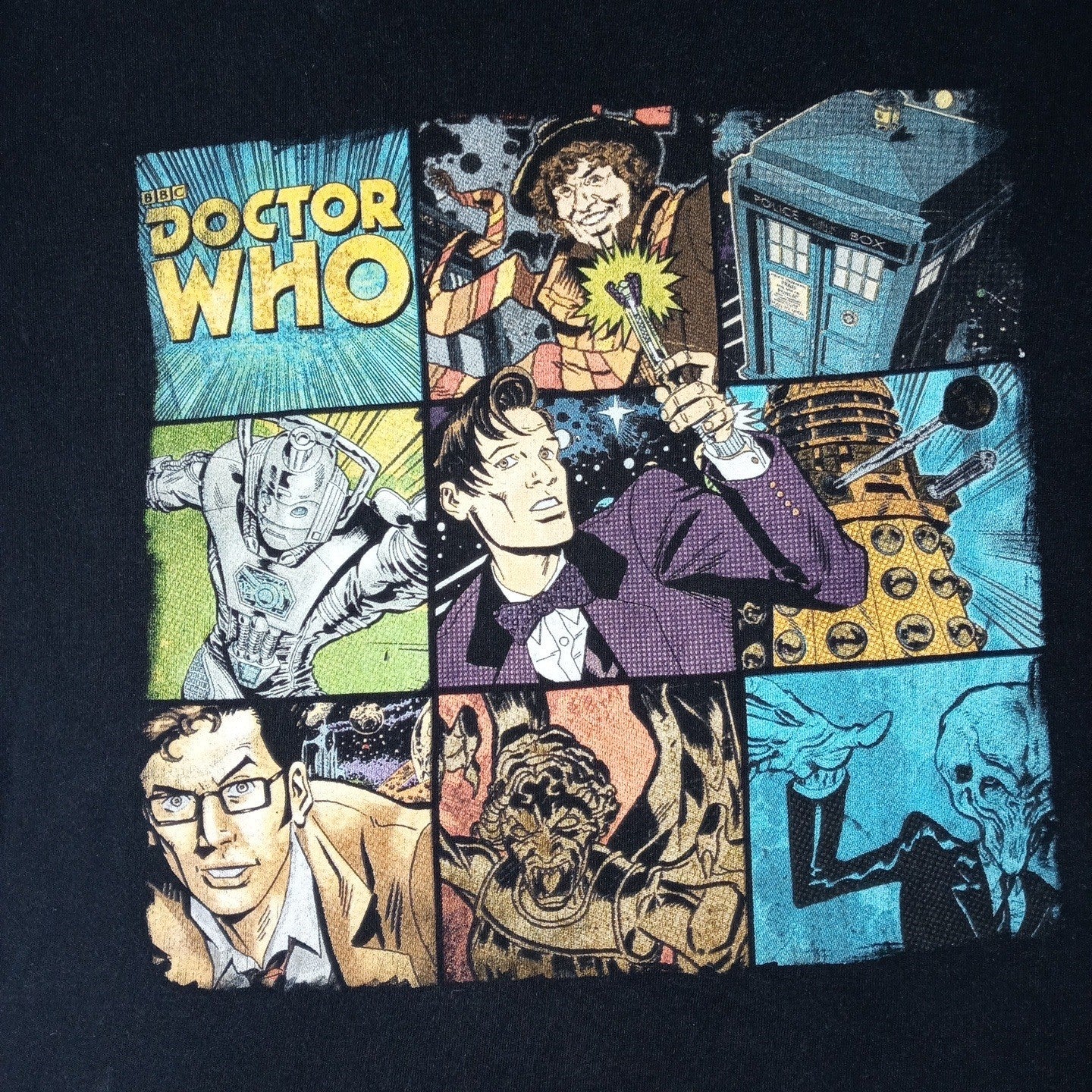 Her Universe Doctor Who Comic Collage T Shirt Mens Medium Black BBC Licensed