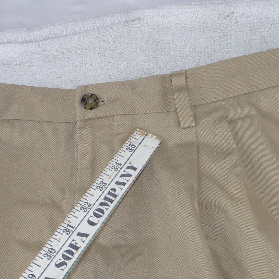 Eddie Bauer Mens 36x30 Classic Fit Pleated Chinos Khaki Tan Wrinkle Resistant