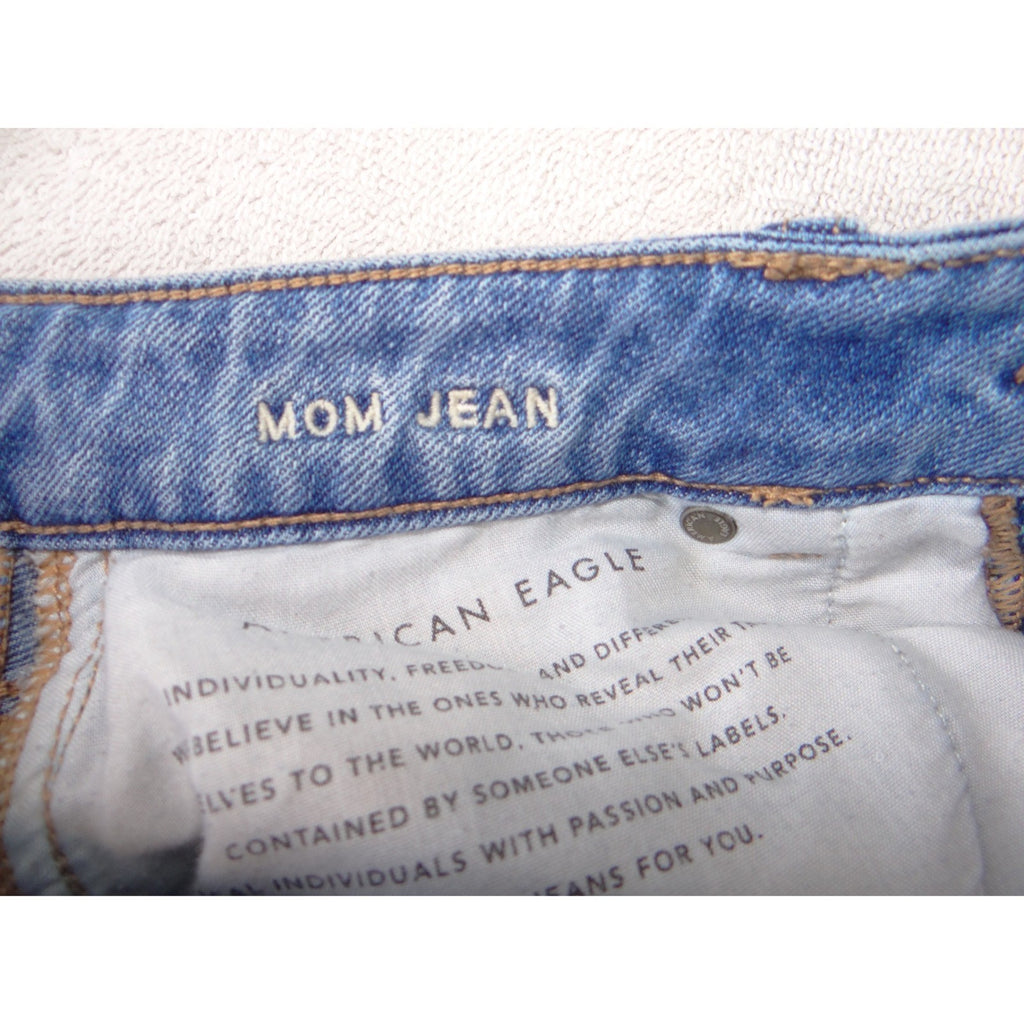 American Eagle Mom Jean Light Wash Distressed Ripped High Rise Denim