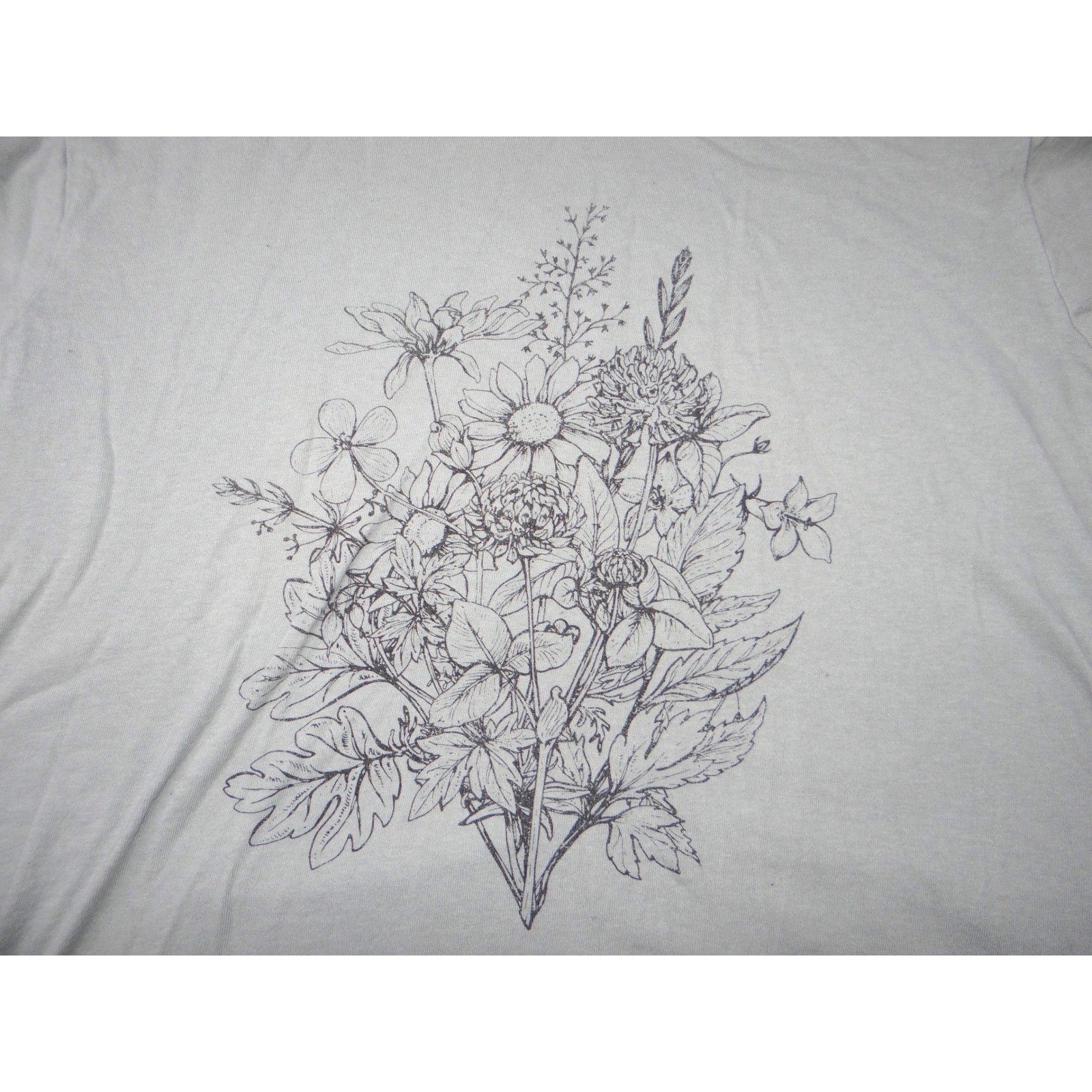 Doe Floral Bouquet Graphic T-Shirt Women's Size Small Sage Green Cotton
