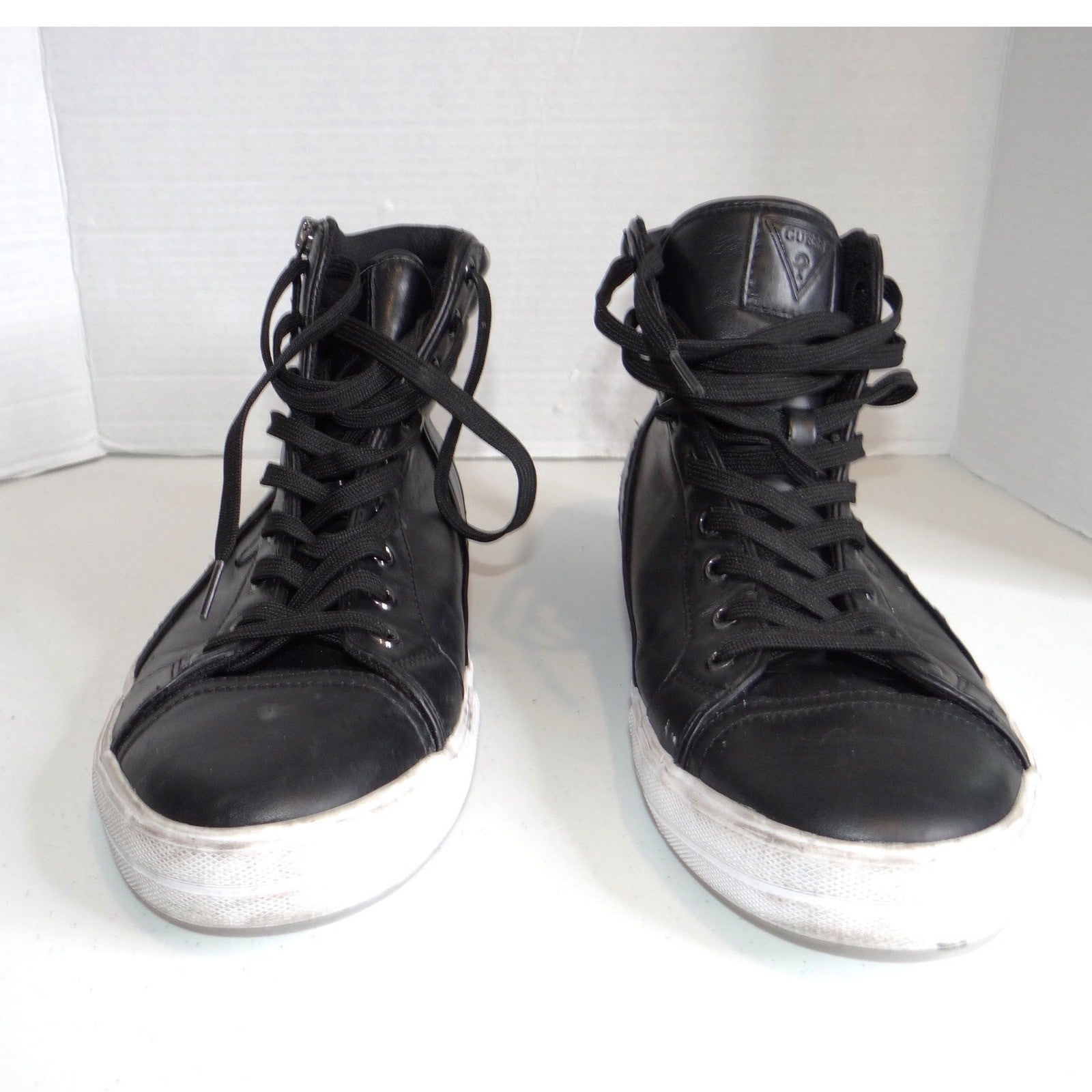 Guess Mens GMPERKIN2-R Black High Top Side Zip Sneakers Size 12 Black White