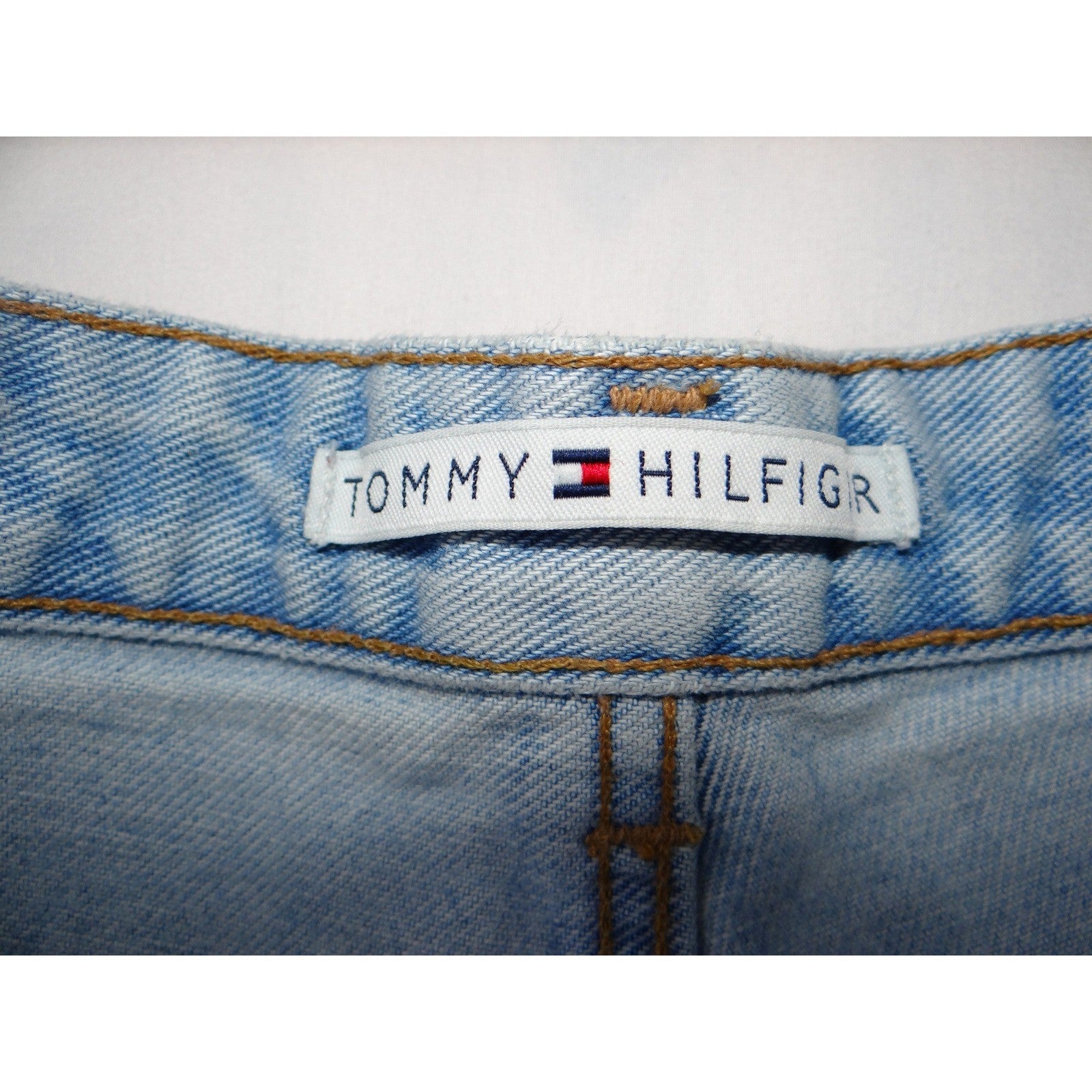 Vintage Y2K Tommy Hilfiger Light Wash Denim High Waisted Shorts Womens Size 8