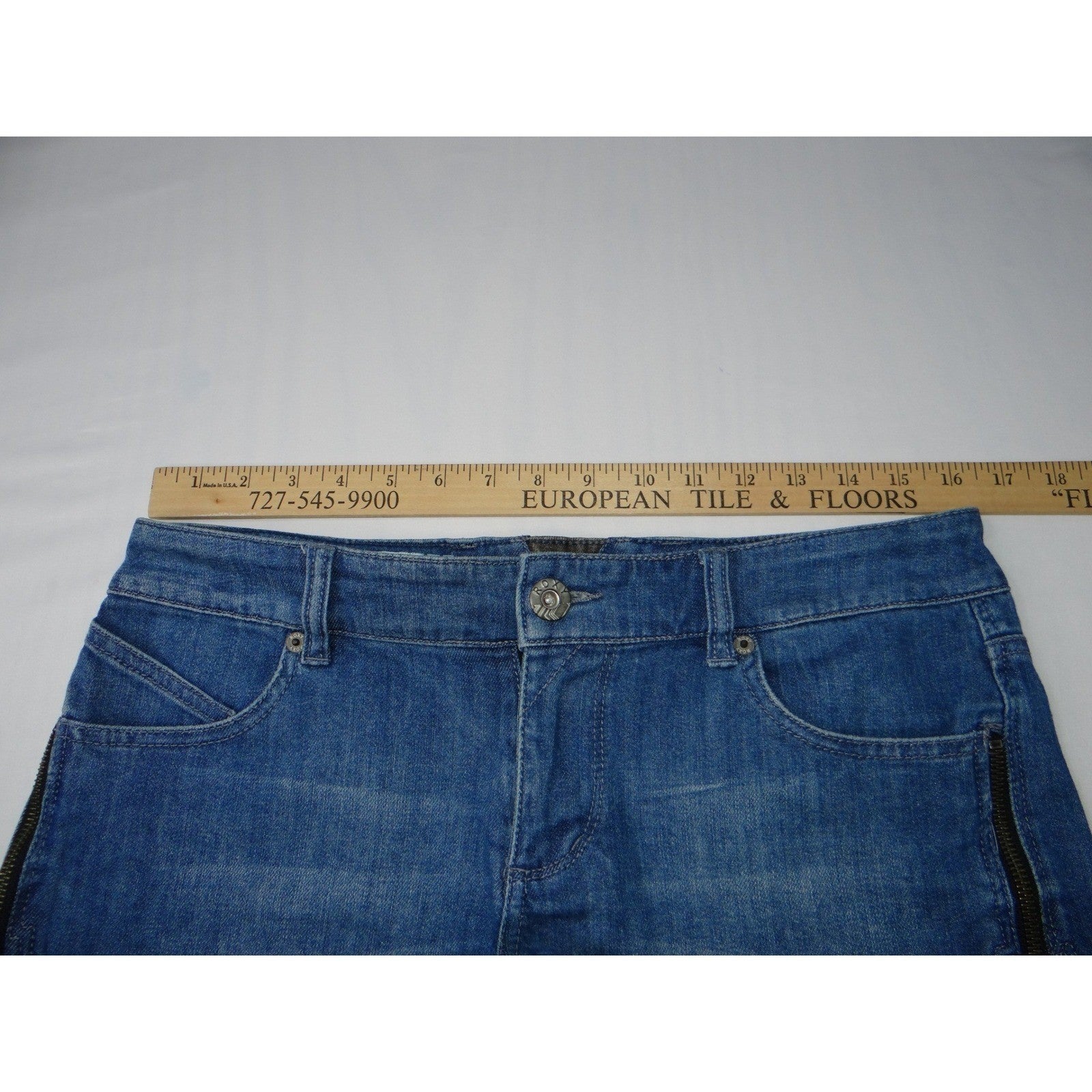 Y2K Vintage Roxy Womens Denim Shorts Blue Zip Pockets Size 9