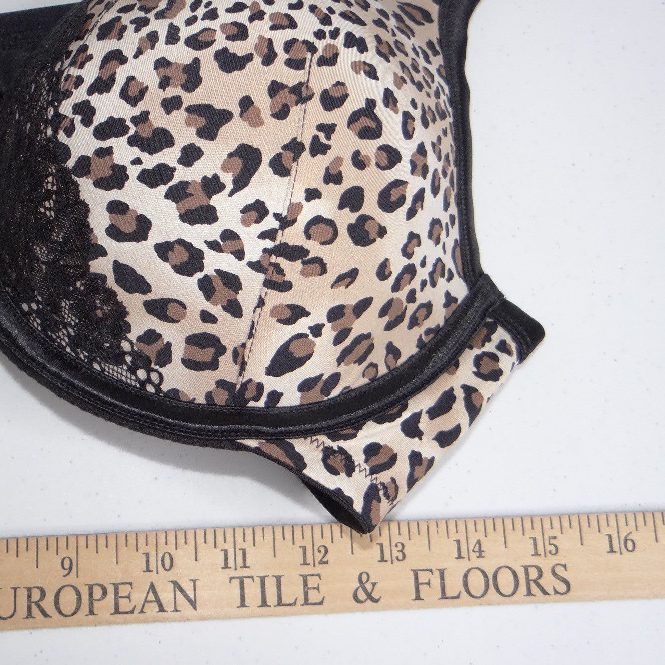 Cacique Leopard Print Lace Trim Plunge Underwire Padded Bra Tan Black 44B