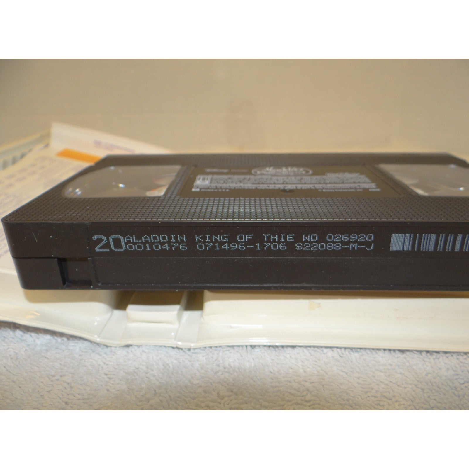 Disney Aladdin and the King of Thieves VHS Robin Williams Clamshell 1996