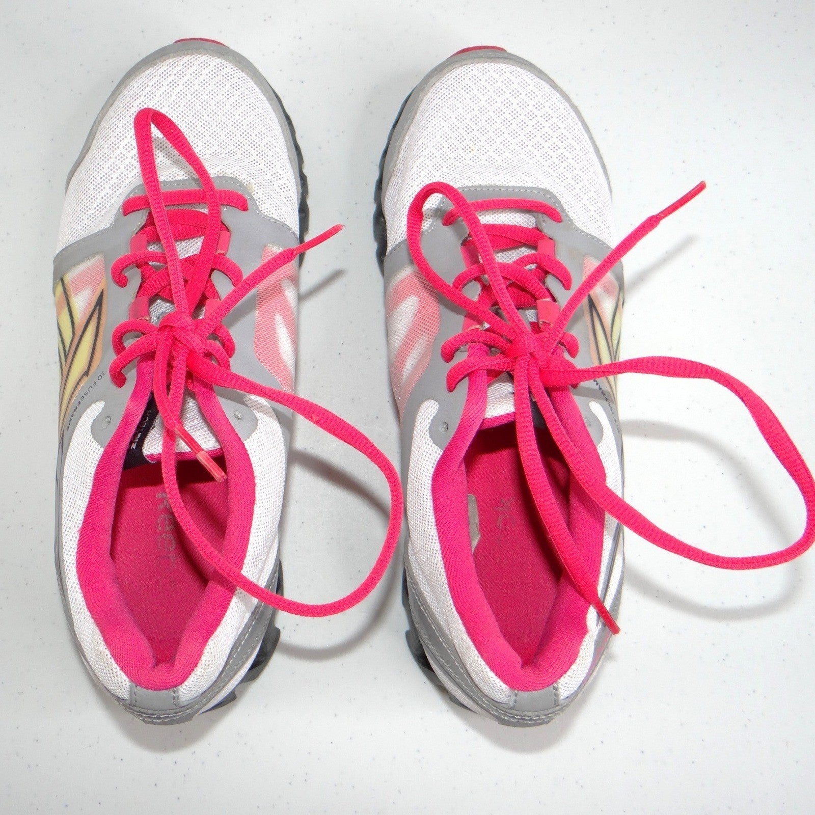Reebok ZigQuick Fire Womens Running Shoes White Pink Silver Size 6.5