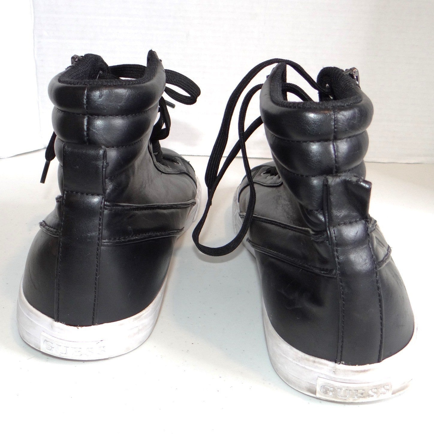 Guess Mens GMPERKIN2-R Black High Top Side Zip Sneakers Size 12 Black White