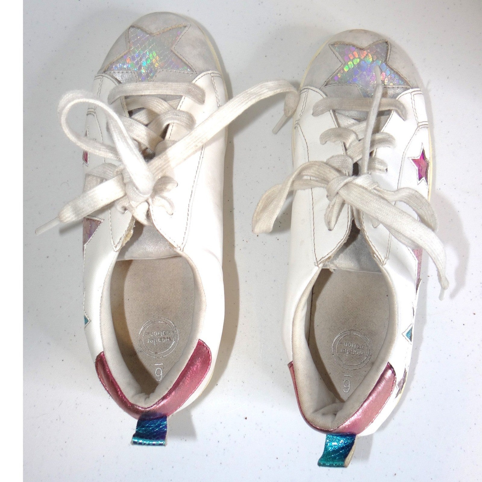 Wonder Nation Girls White Star Patch Sneakers Holographic Rainbow Trim Size 6