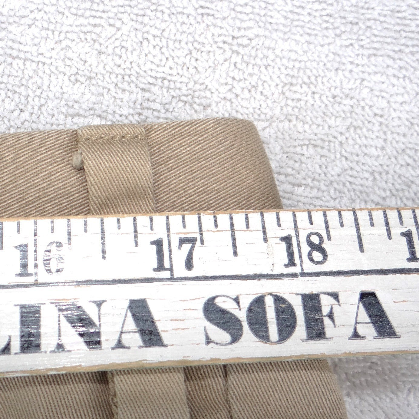 Eddie Bauer Mens 36x30 Classic Fit Pleated Chinos Khaki Tan Wrinkle Resistant