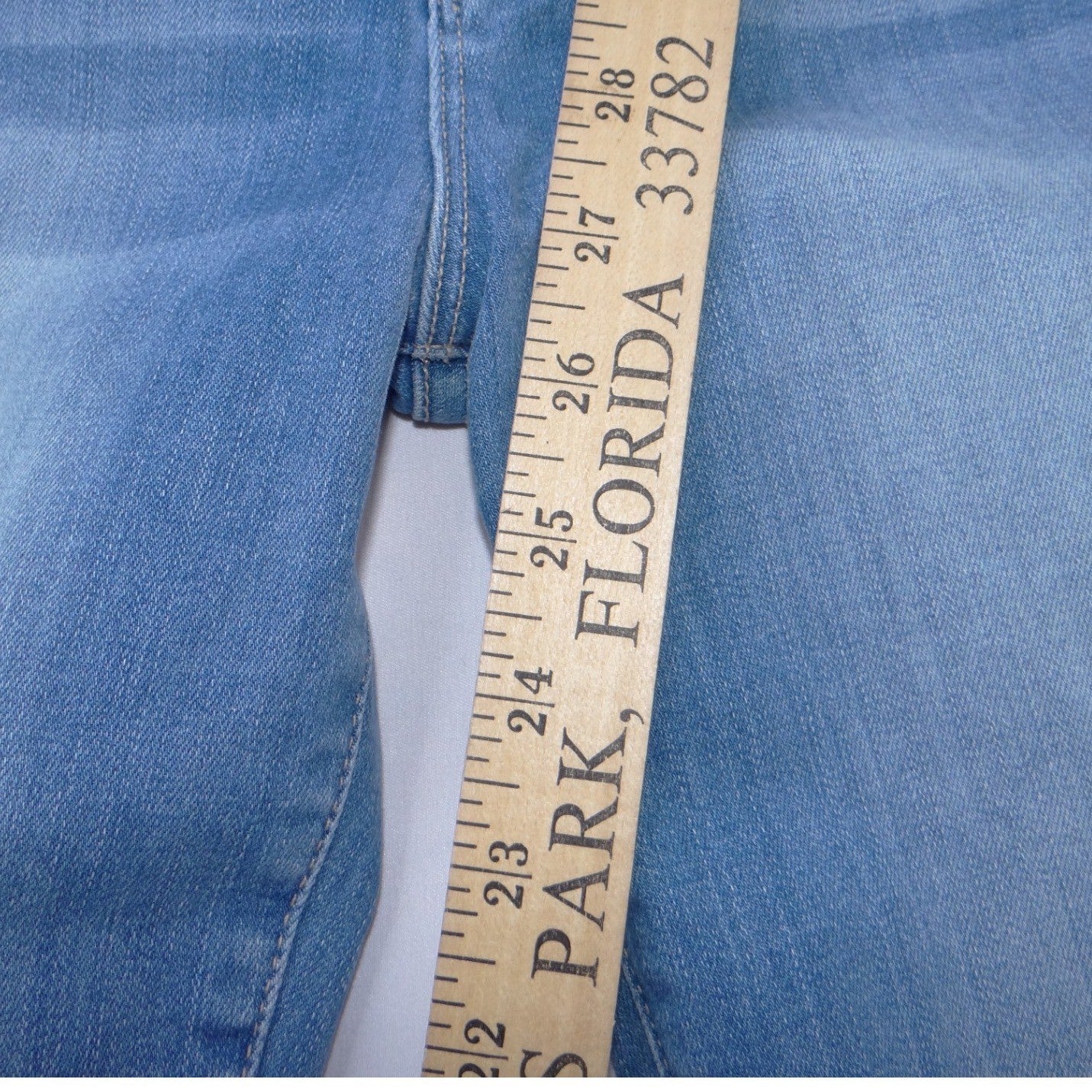 Frame Denim Le High Skinny Light Wash Frayed Hem Jeans Size 28