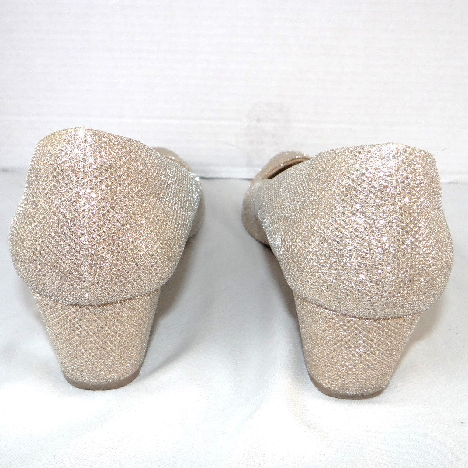 Ankis Womens Gold Glitter Wedge Pumps Round Toe Shimmer Formal Shoes Size 9.5