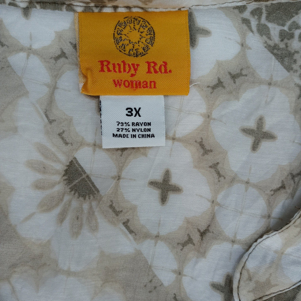 NWT-Ruby Rd Woman 3X Boho Patchwork Print Pleated V Neck Button Front Tunic Top