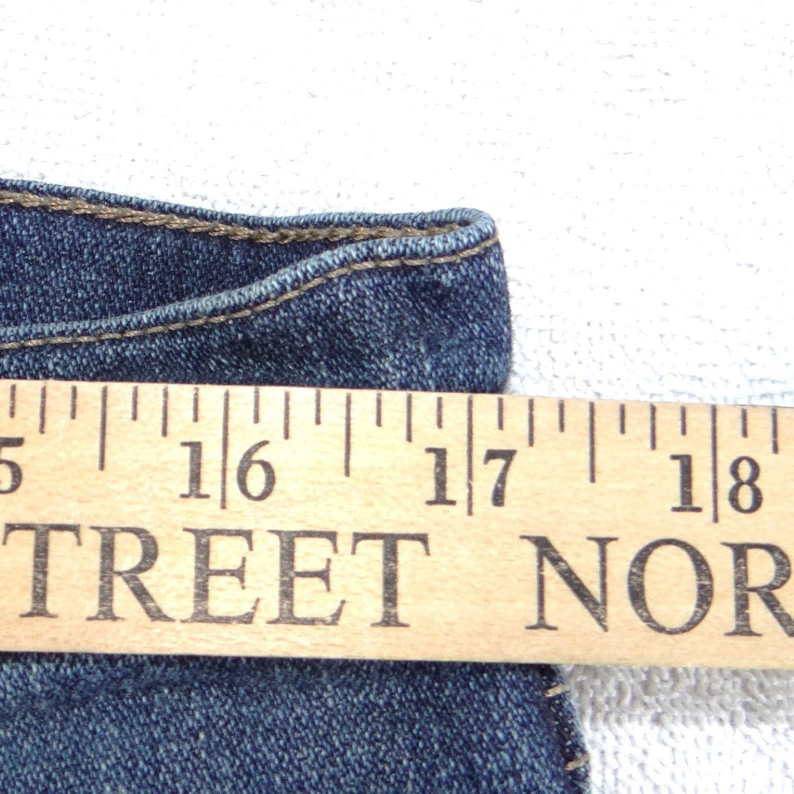 Wrangler Relaxed Boot Cut Jeans Mens 34x30 Medium Wash Blue Denim