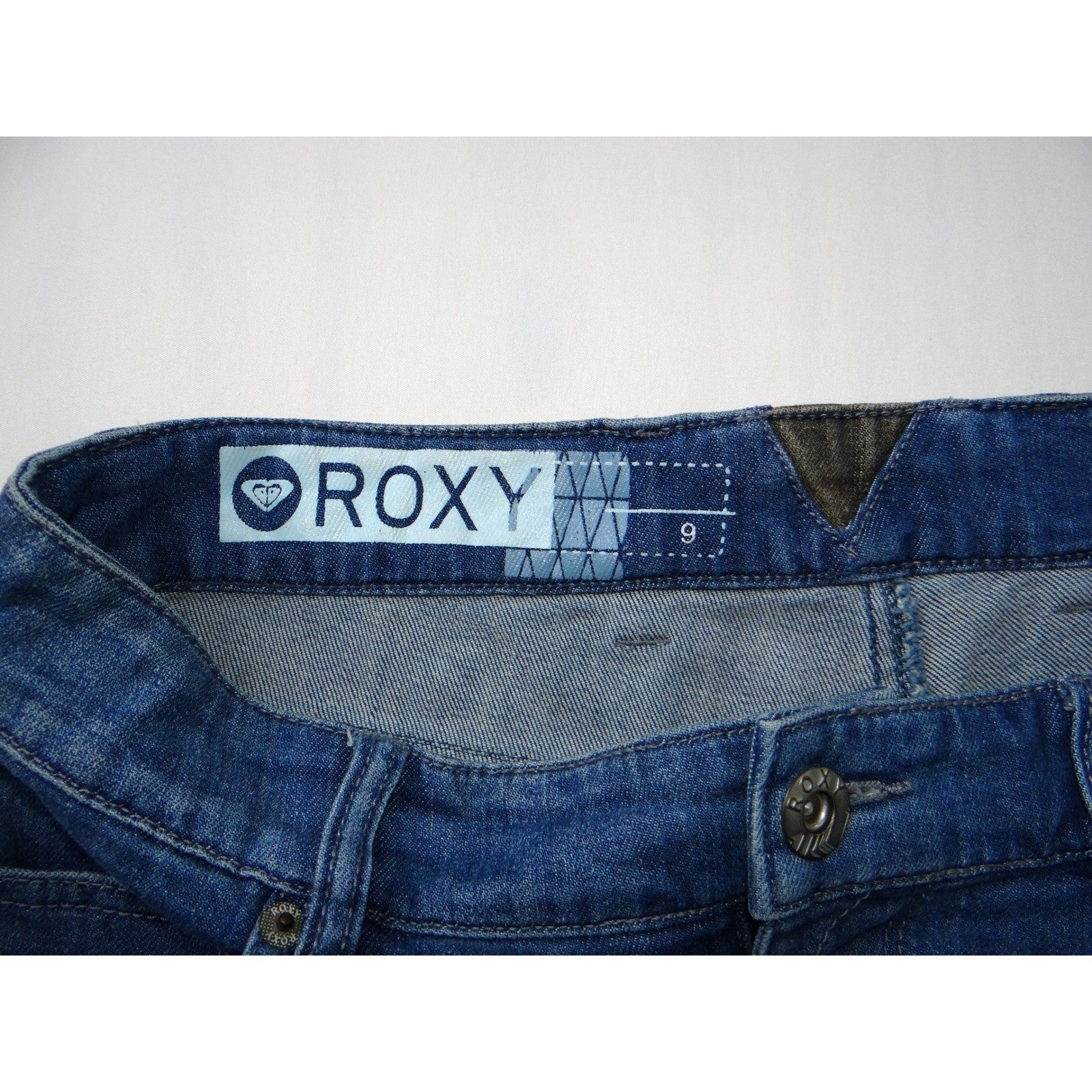 Y2K Vintage Roxy Womens Denim Shorts Blue Zip Pockets Size 9