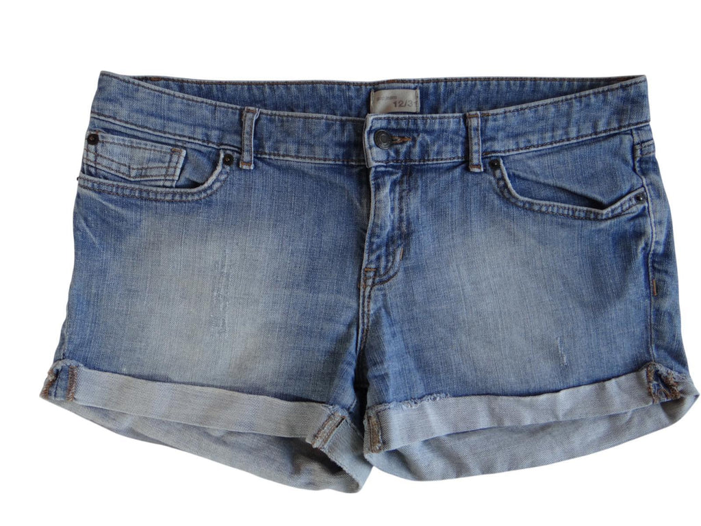 Gap Women's Light Blue Denim Shorts - Size 12/31
