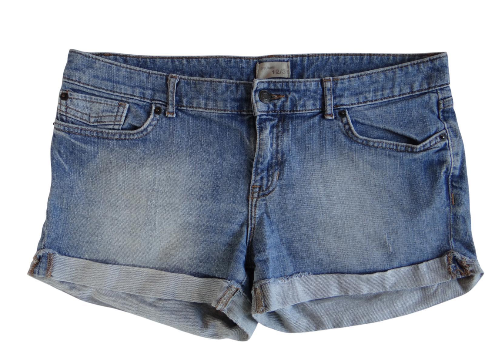 Gap Women's Light Blue Denim Shorts - Size 12/31