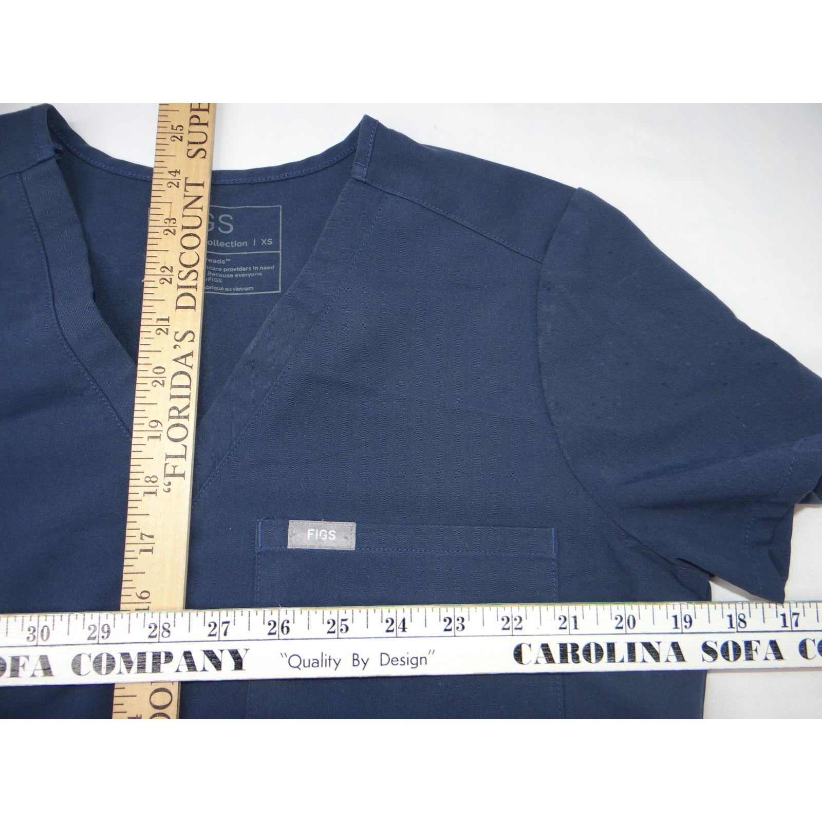 FIGS Technical Collection Navy Blue V-Neck Scrub Top Womens XS Chest Pocket