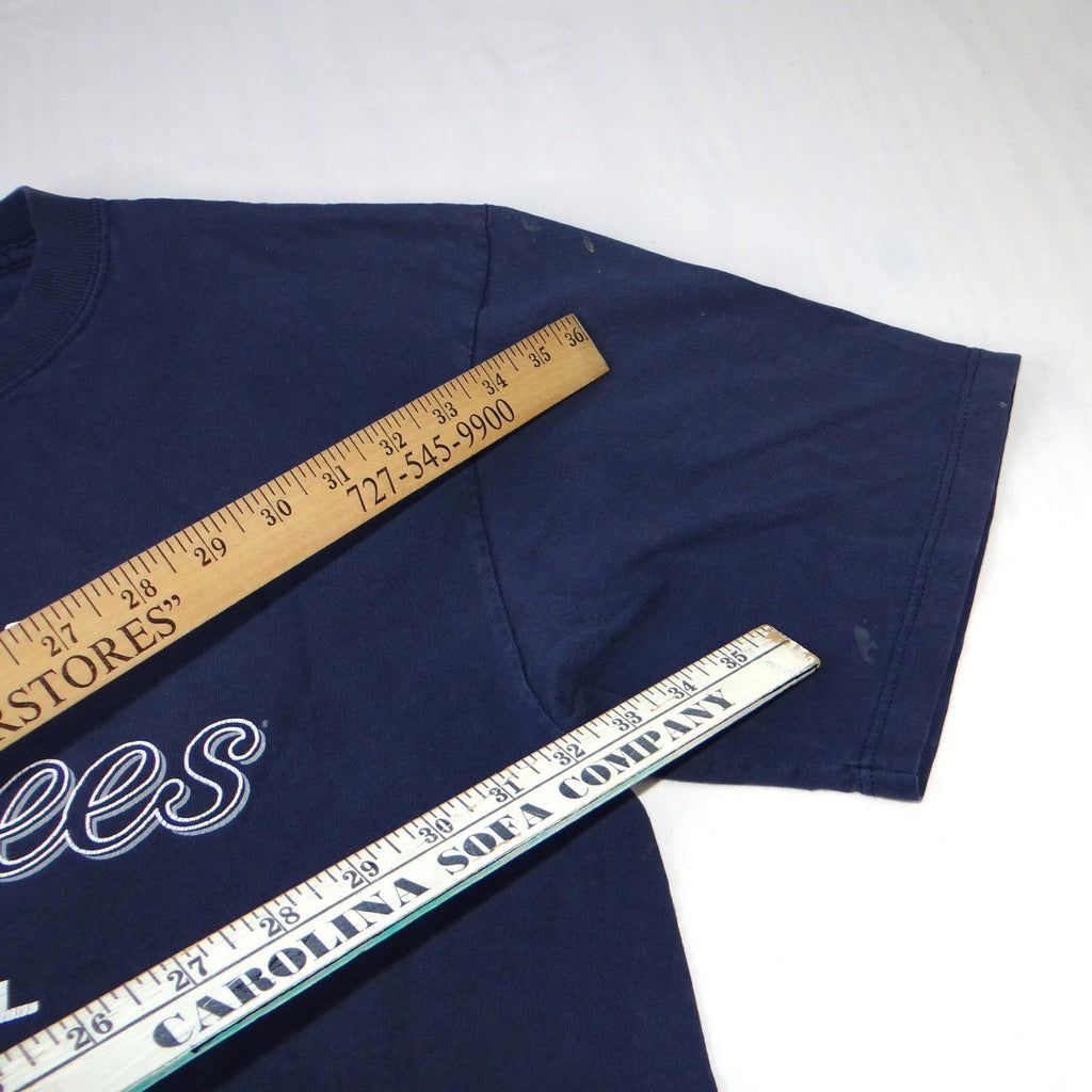 Majestic MLB 2003 Playoffs New York Yankees Baseball TShirt Mens Read Distressed