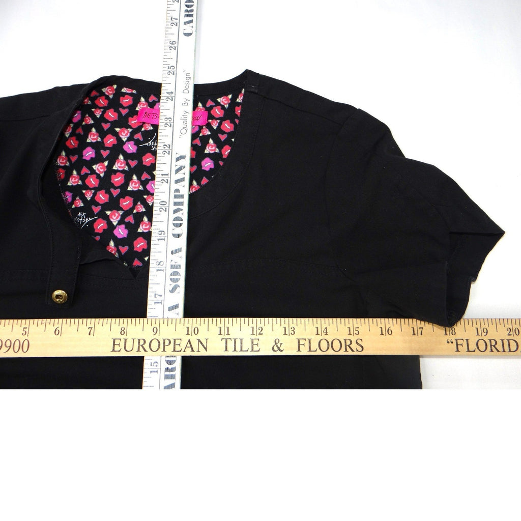 Betsey Johnson Black V Neck Scrub Top Short Sleeve Lips Roses Print XXS