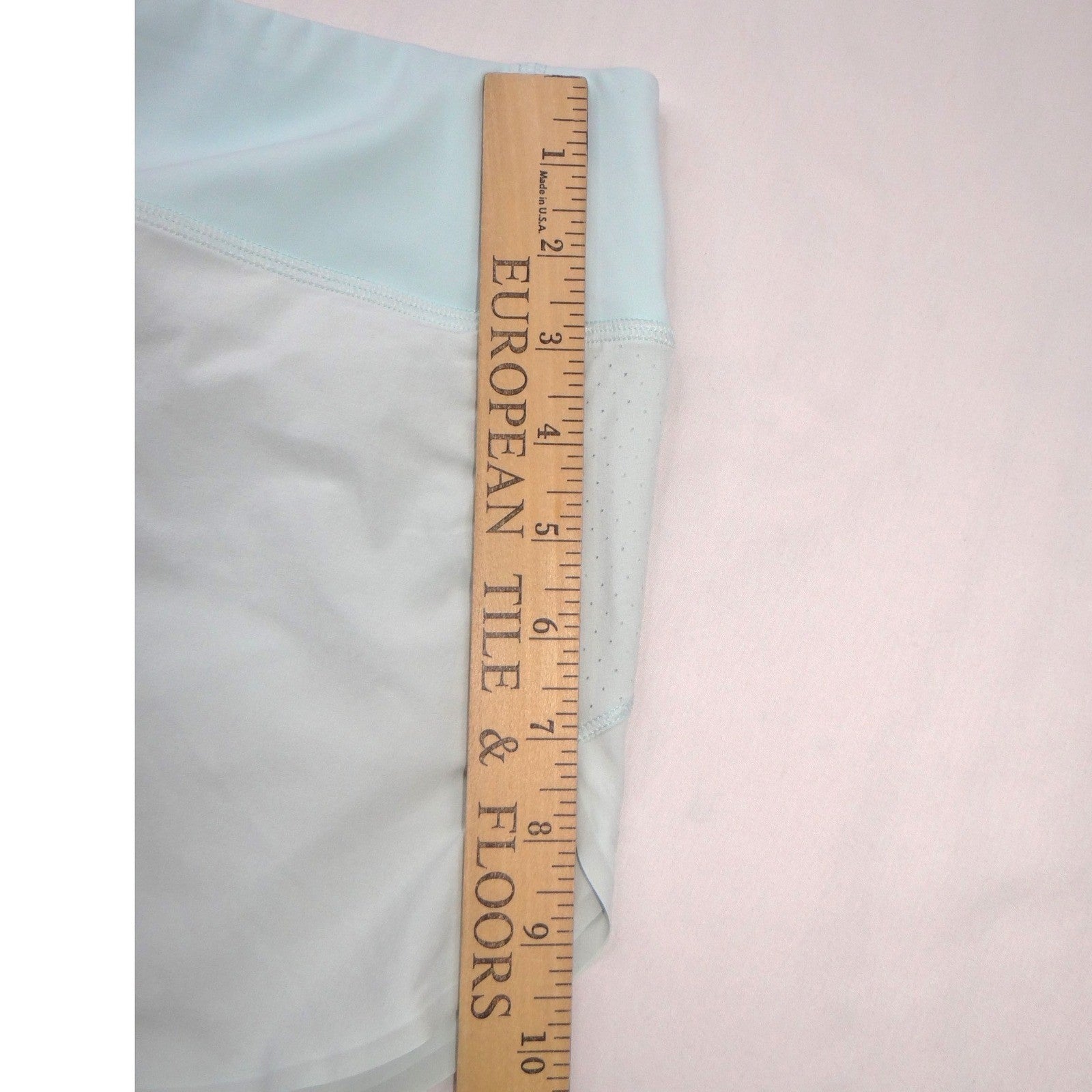 Athleta Run With It 3.5" Short Light Blue Perforated Running Shorts Womens Small