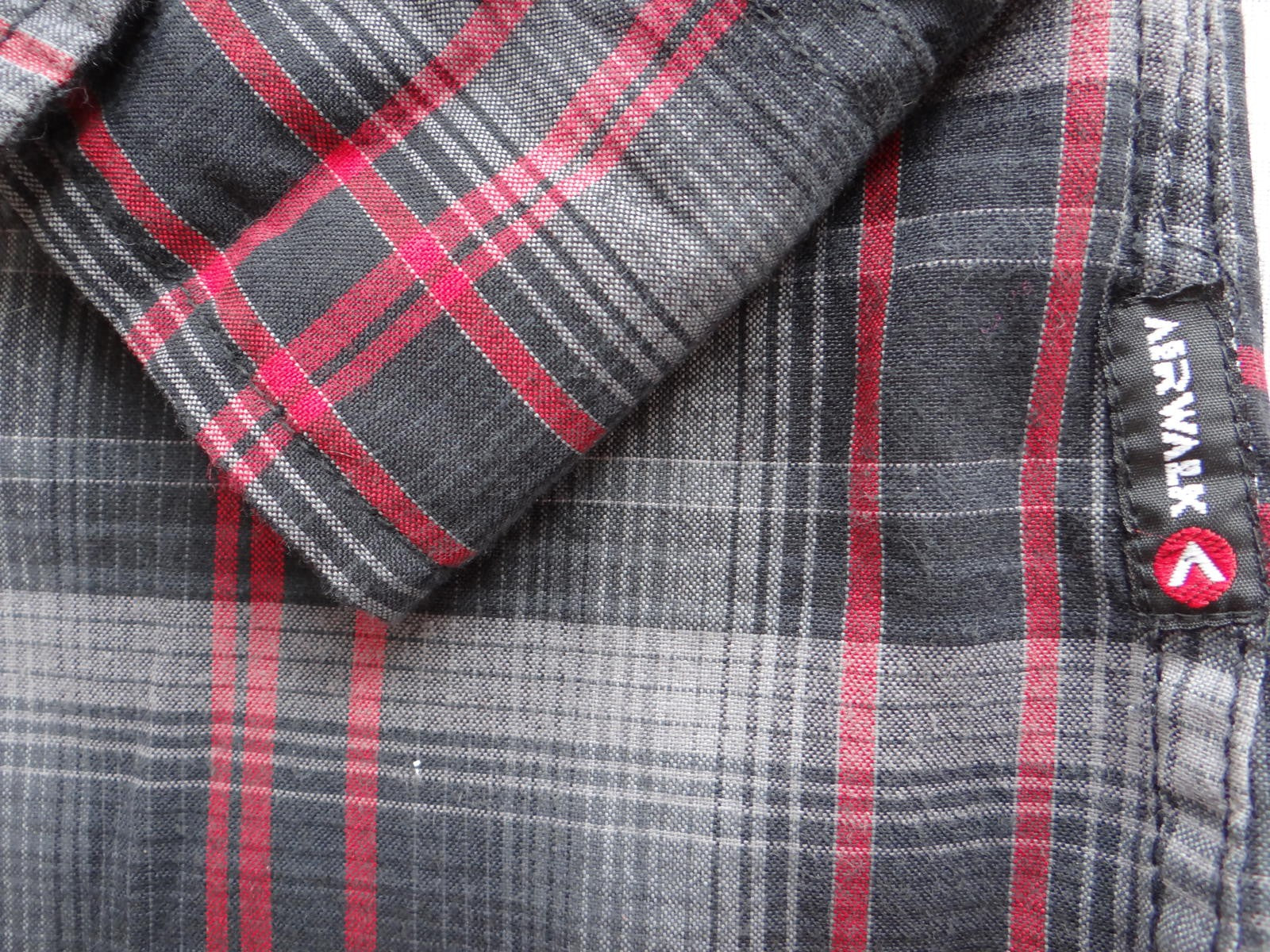 Airwalk Men's Long Sleeve Plaid Casual Shirt