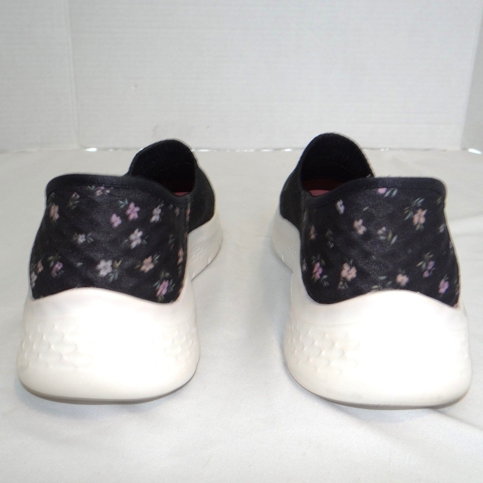 Skechers Womens Go Walk Slip-ins Black Floral Walking Shoes Size 8