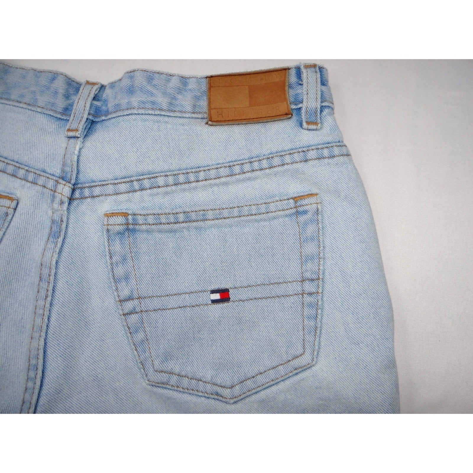 Vintage Y2K Tommy Hilfiger Light Wash Denim High Waisted Shorts Womens Size 8