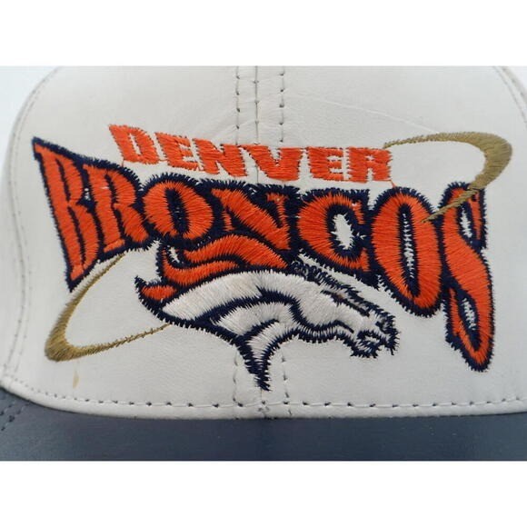 Denver Broncos White and Navy Snapback Hat - NWT
