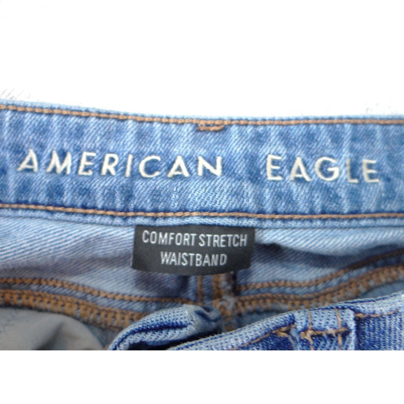 American Eagle Mom Jean Light Wash Distressed Ripped High Rise Denim