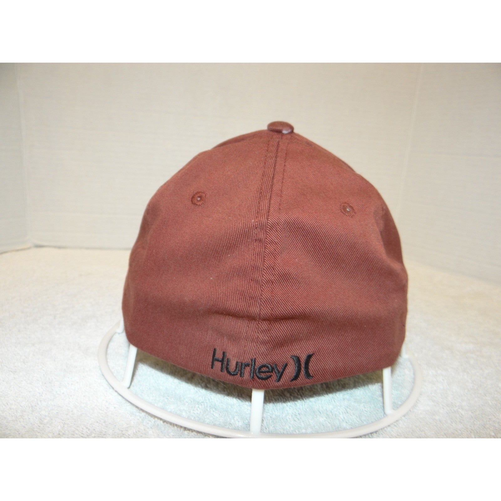 Hurley Flexfit Baseball Cap Hat Burgundy Maroon Embroidered Logo Mens S-M