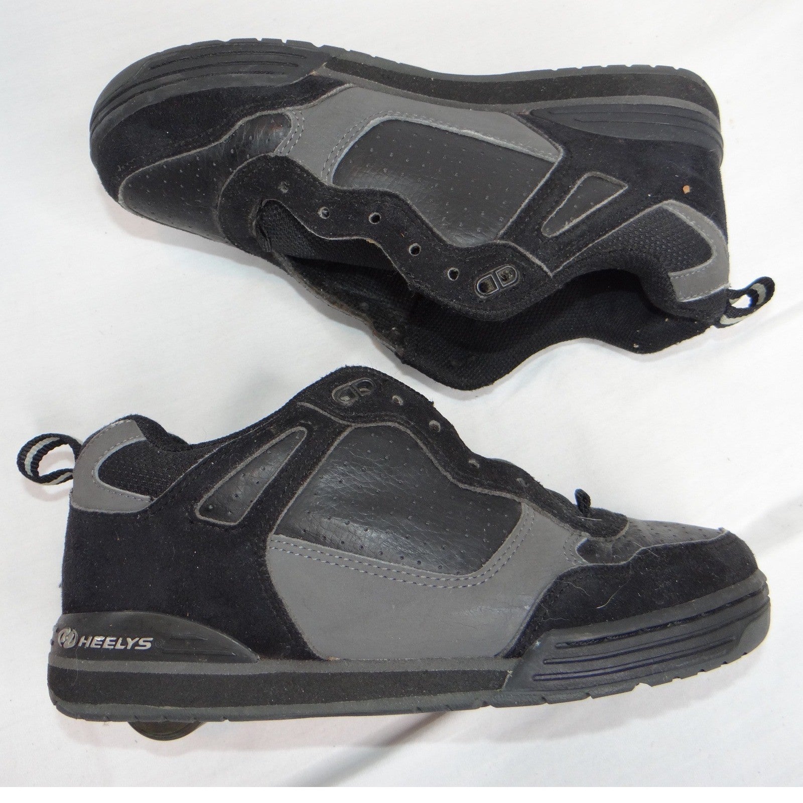 Heelys Youth Style 7097 Black Grey Skate Shoes with Wheels Size 5 Women - Read
