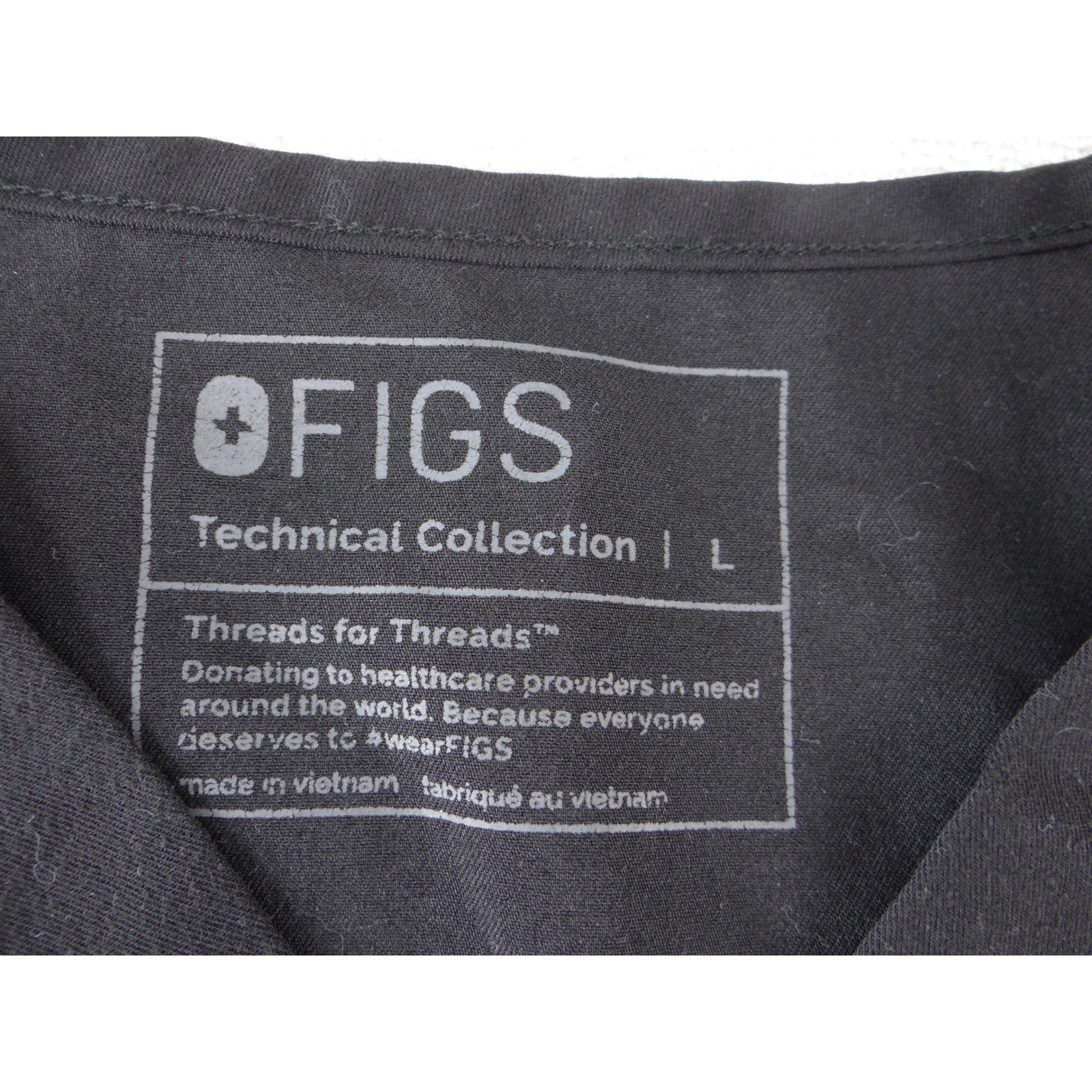 FIGS Technical Collection Black V-Neck Short Sleeve Scrub Top Womens Large
