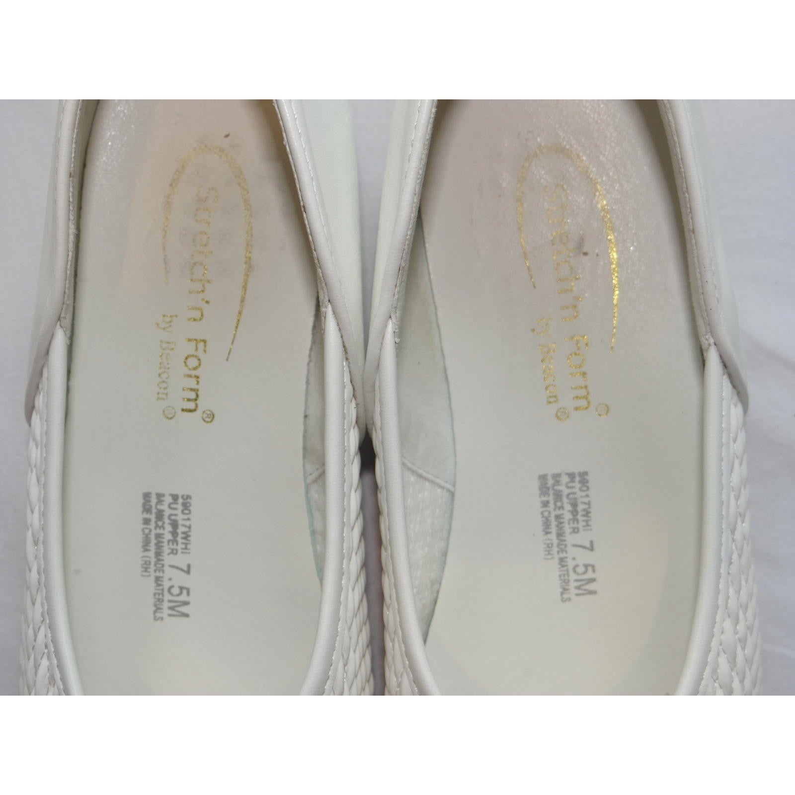 Stretch'n Form by Beacon Women's White Quilted Flats size 7.5
