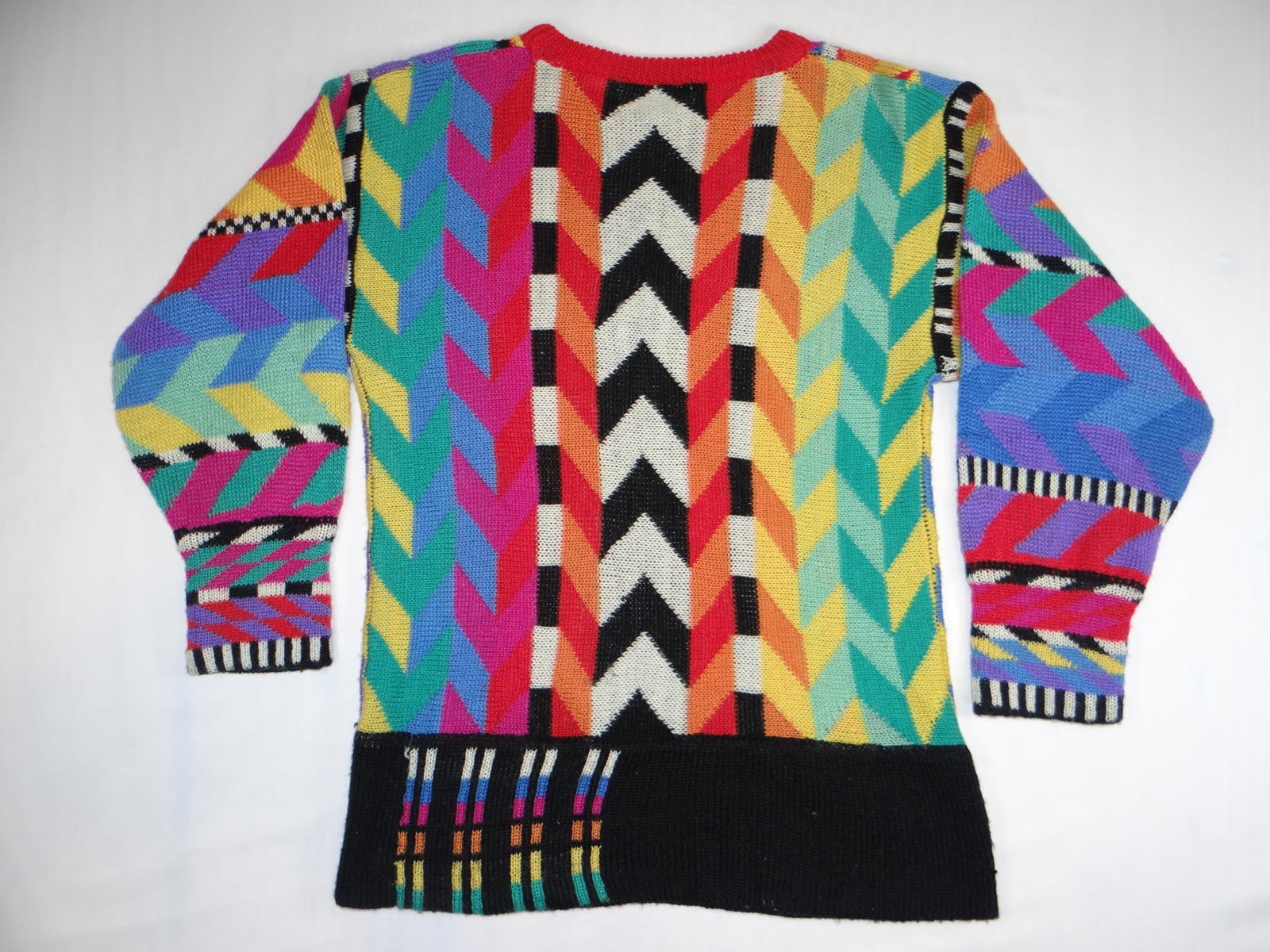 Vintage UNO & UNA Colorful Patterned Knit Sweater