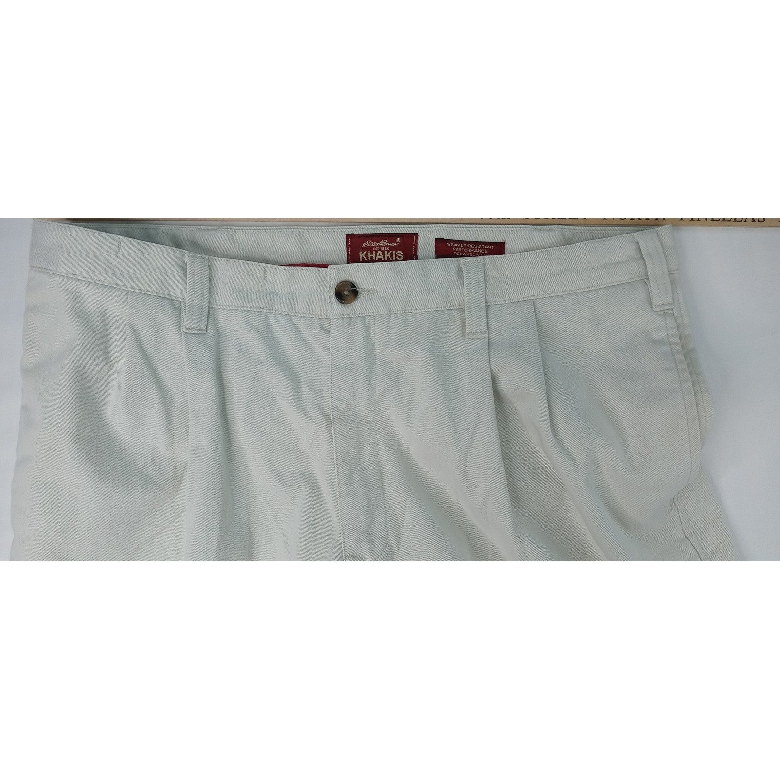 Eddie Bauer Mens Khakis Relaxed Fit Pleated Front Wrinkle Resistant Pants 38x32
