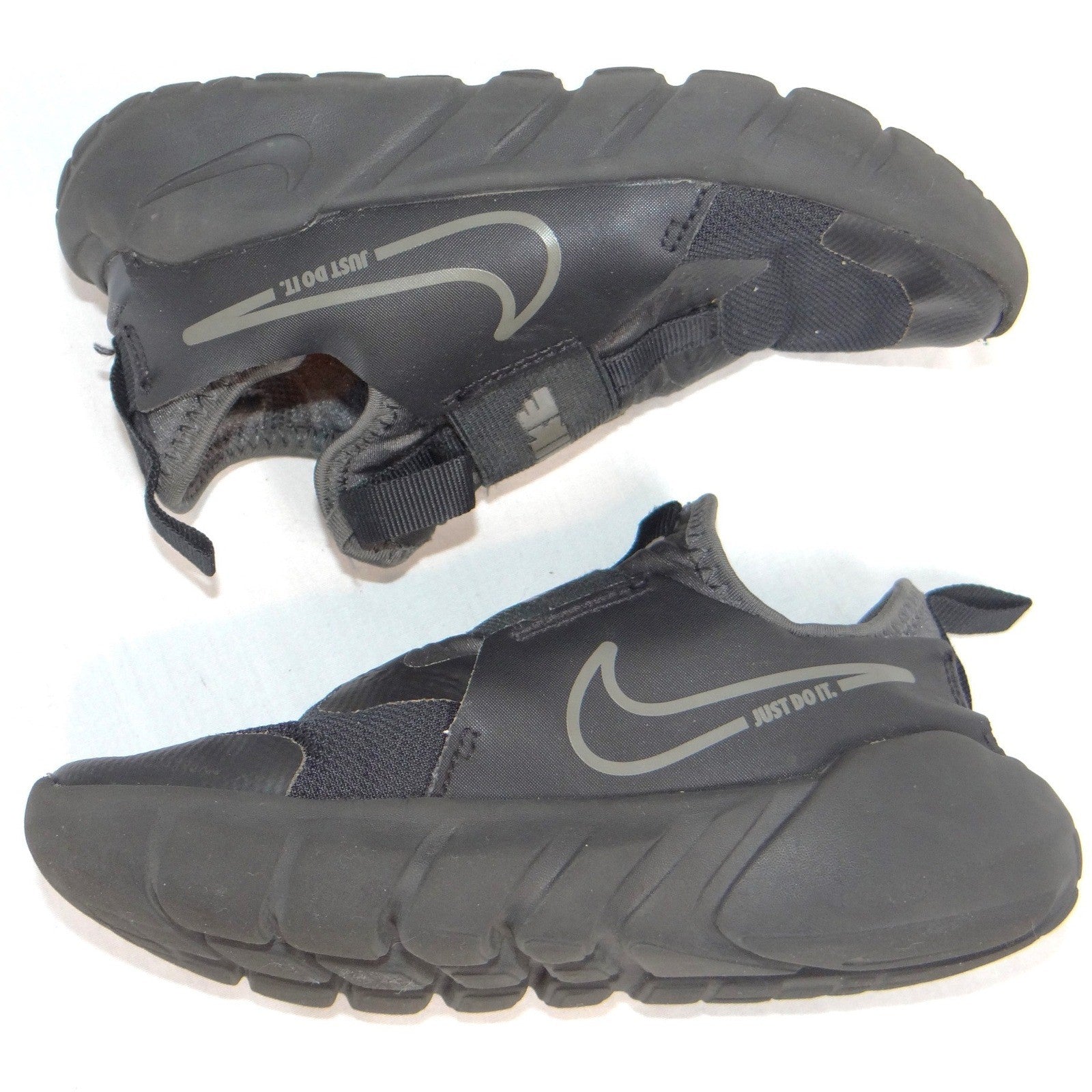Nike Dynamo Go FlyEase Kids Black Anthracite Sneakers DJ6040-001 Size 13.5C
