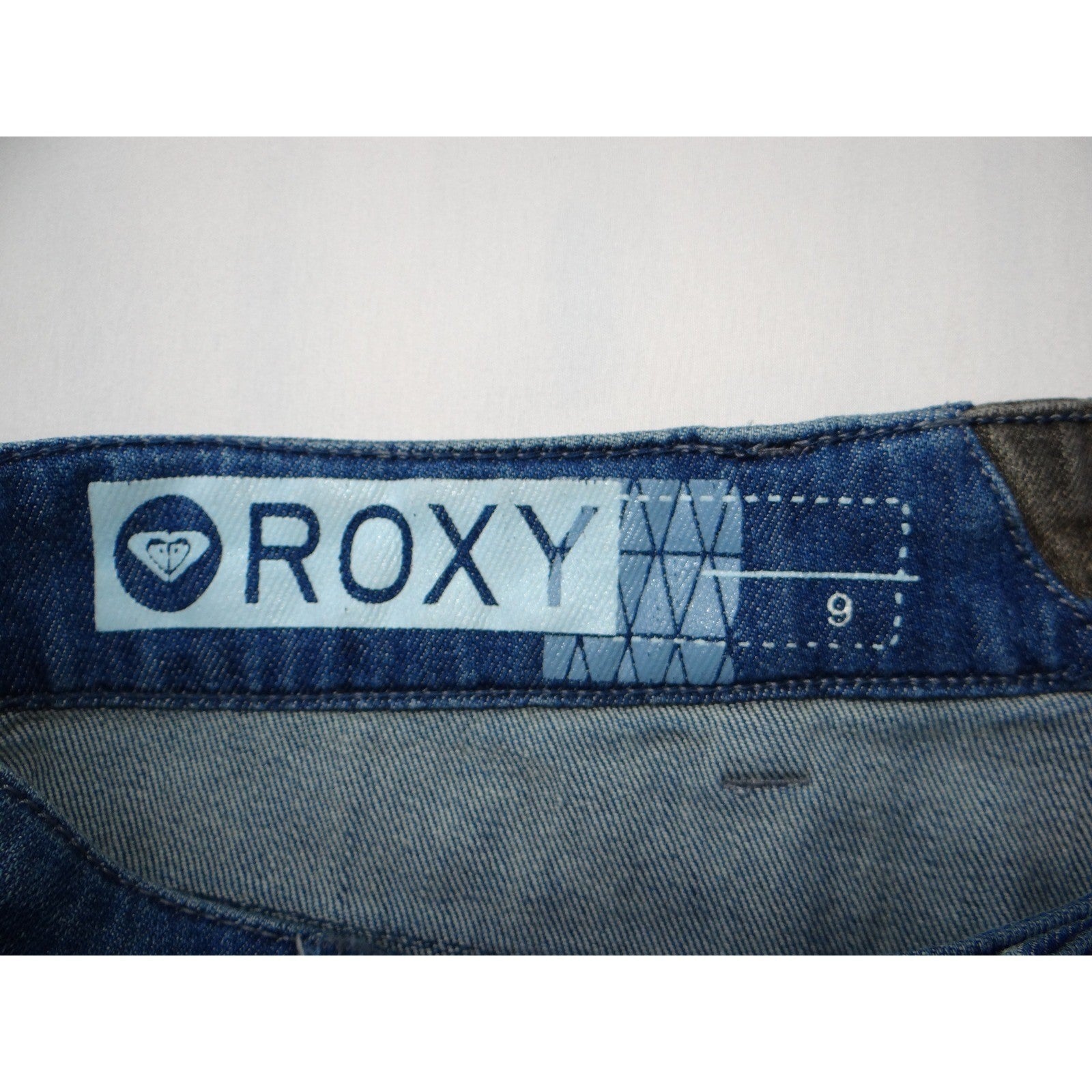Y2K Vintage Roxy Womens Denim Shorts Blue Zip Pockets Size 9