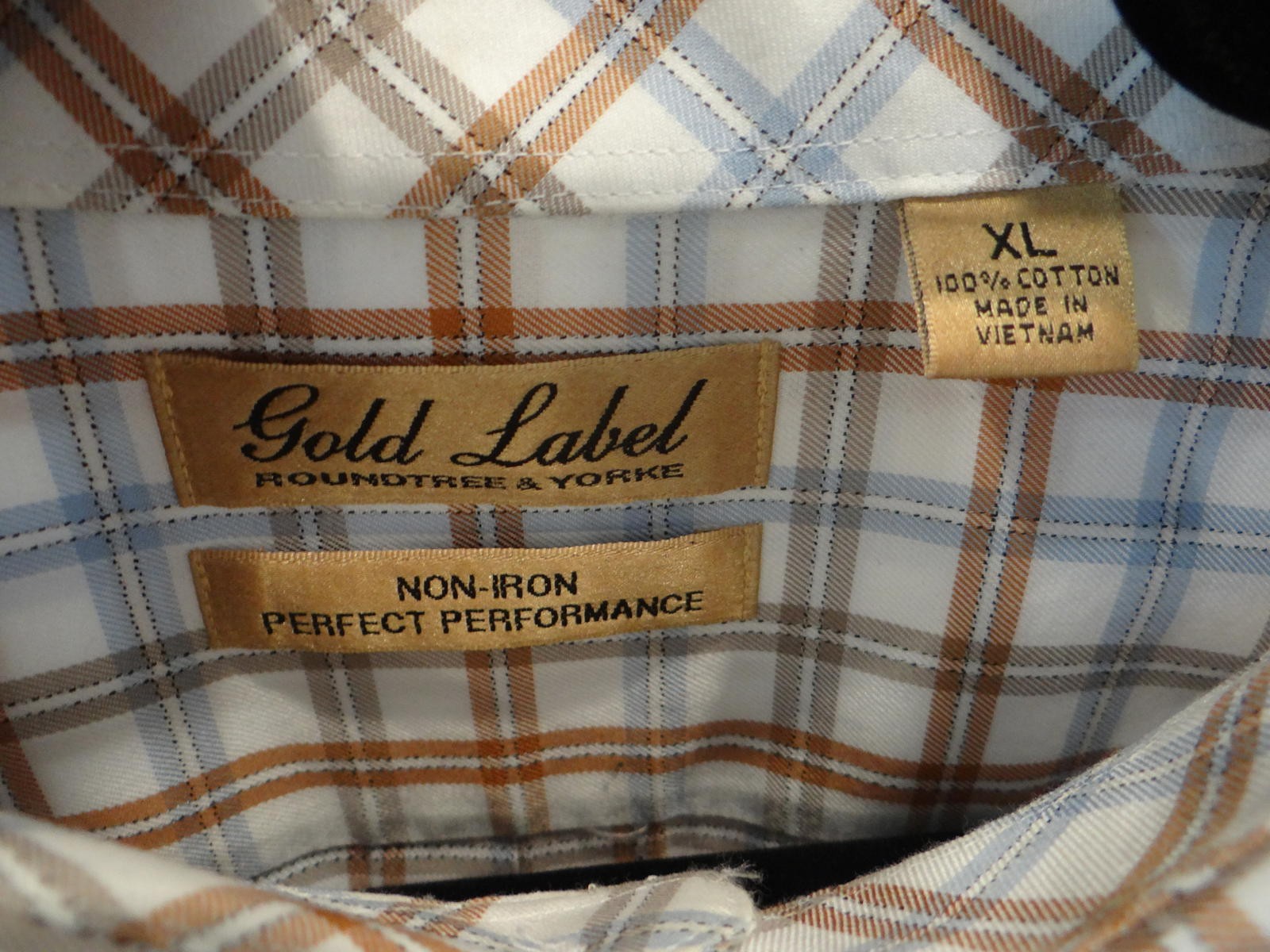 Roundtree & Yorke Men's Casual Button-Down Plaid Shirt