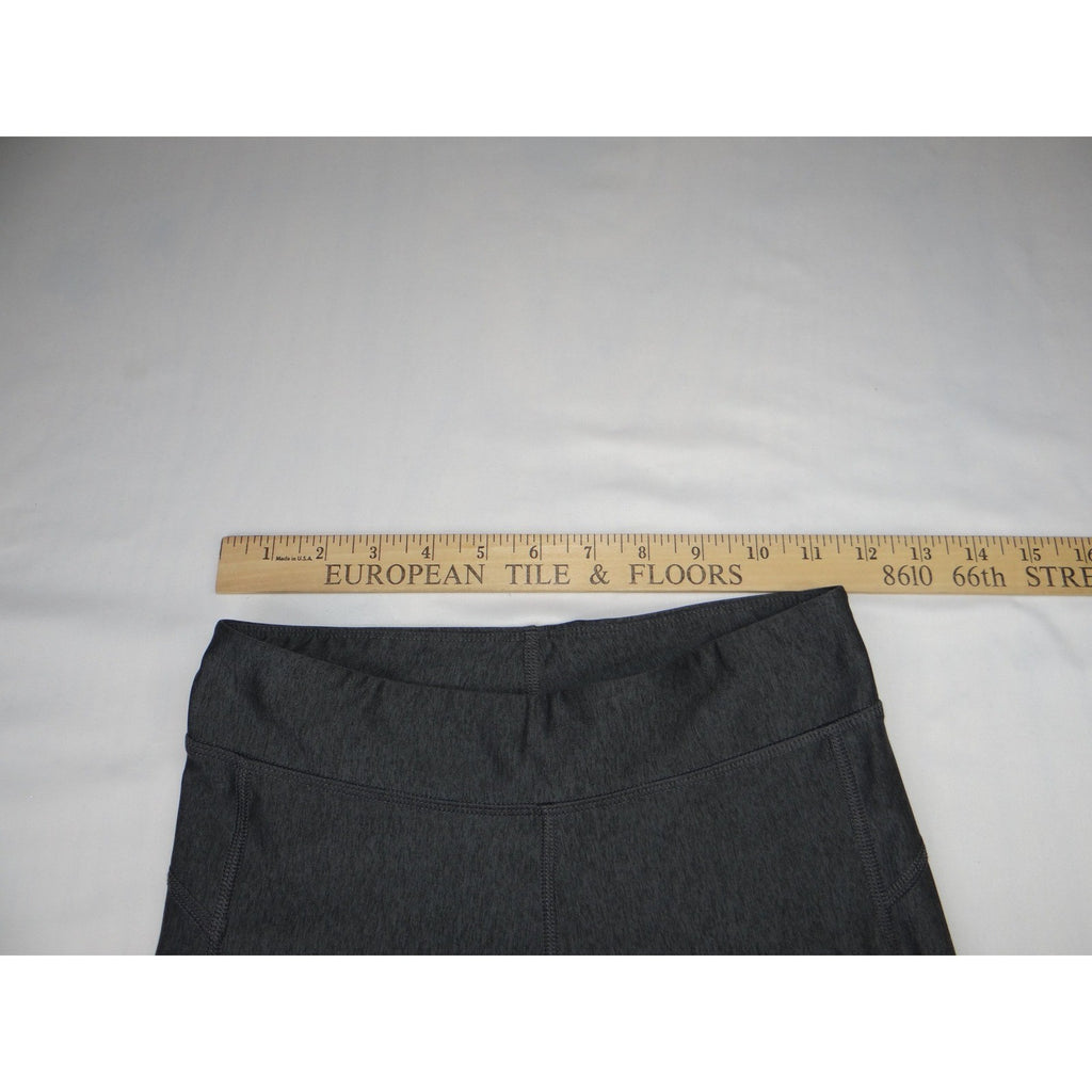 Under Armour  Dark Gray Capri Leggings Athletic Fitness Size Medium Youth Girl's
